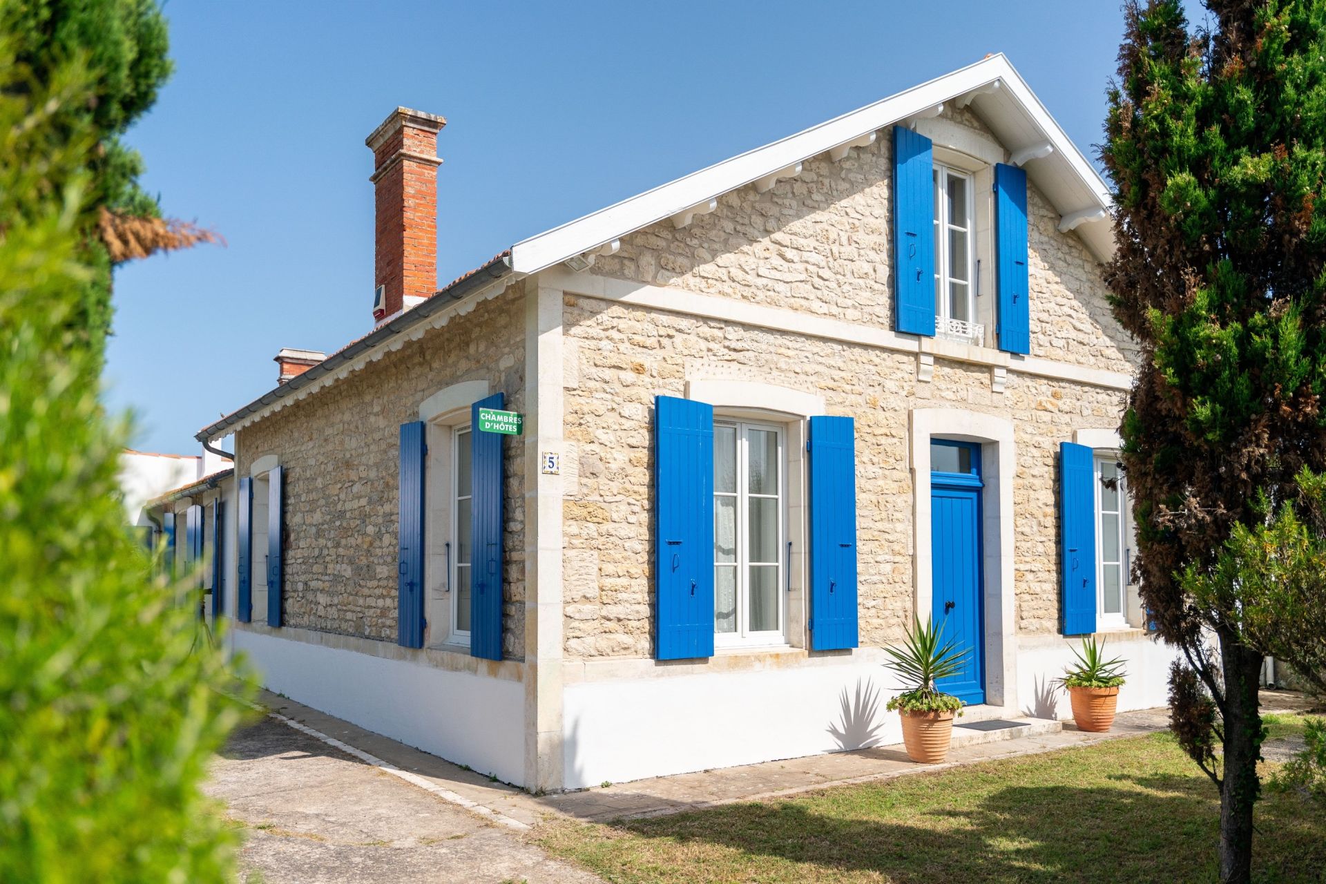 house 9 Rooms for sale on ST PIERRE D OLERON (17310)