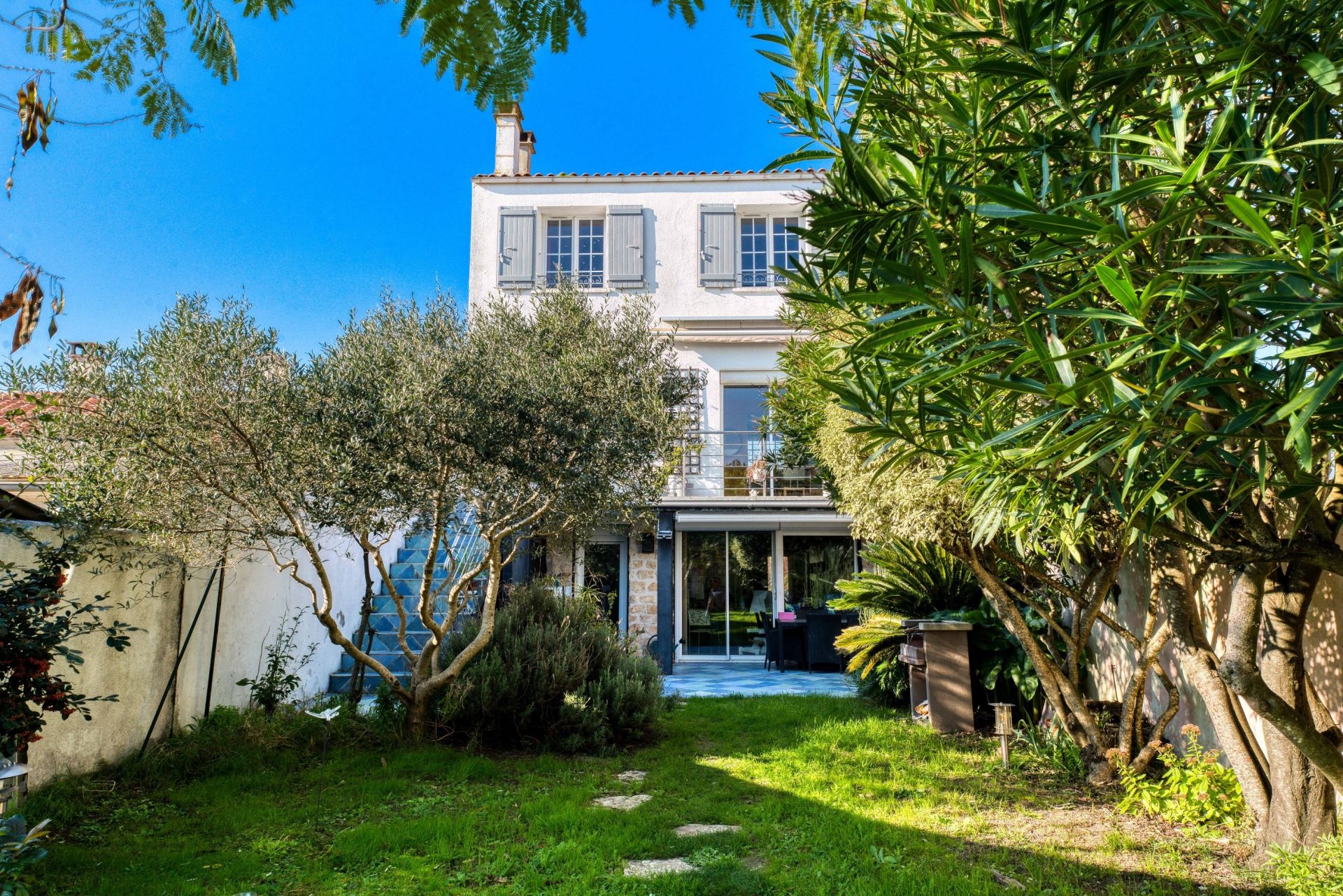 house 6 Rooms for sale on ST PIERRE D OLERON (17310)