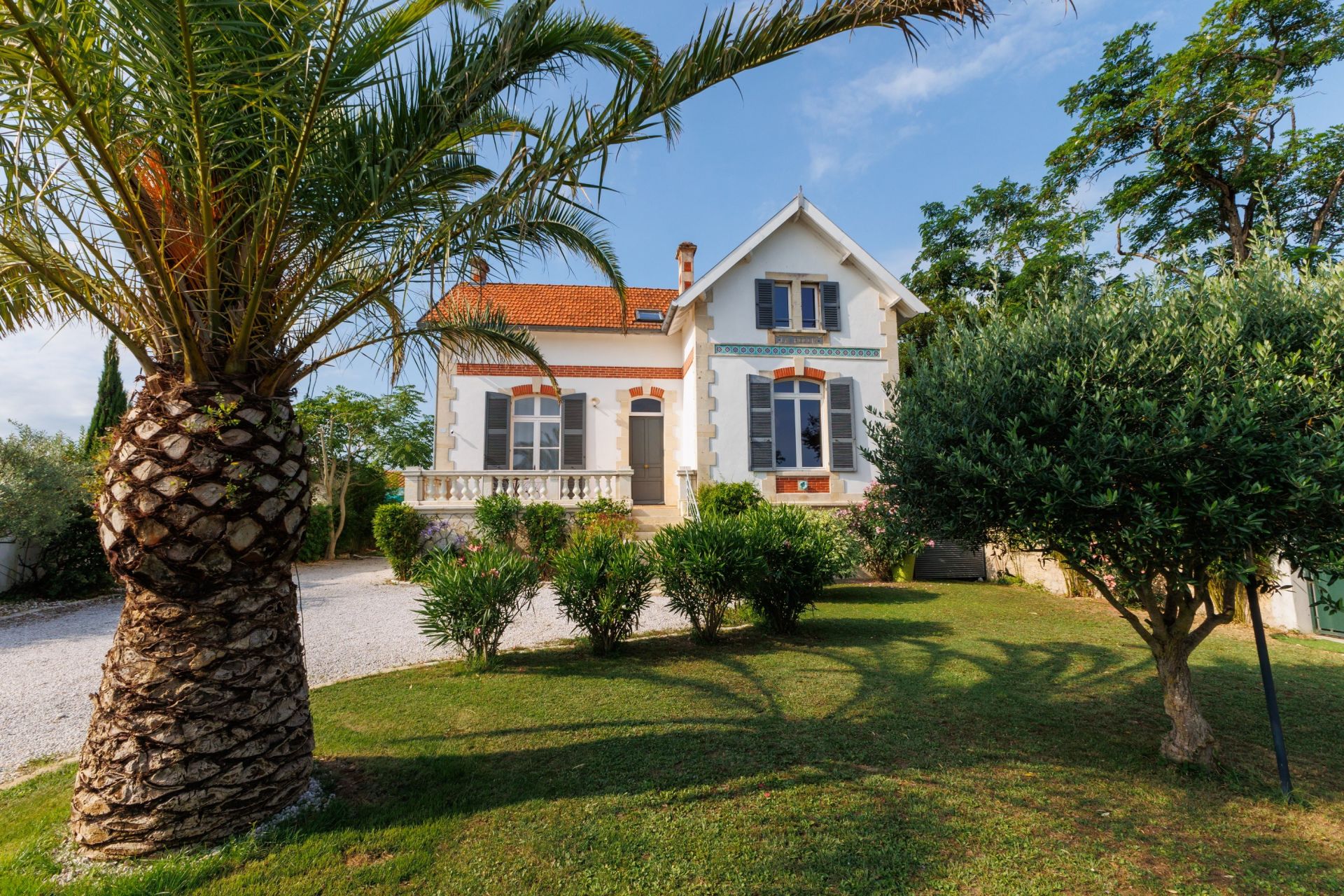 house 10 Rooms for sale on PORT DES BARQUES (17730)