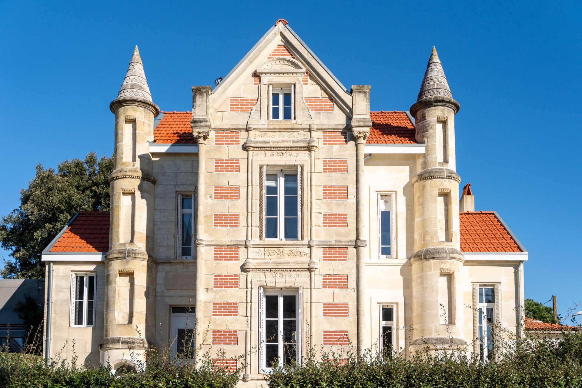 house 9 Rooms for sale on ROYAN (17200)